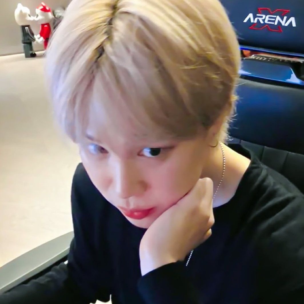 A moment captured by Jimin (BTS)'s fan