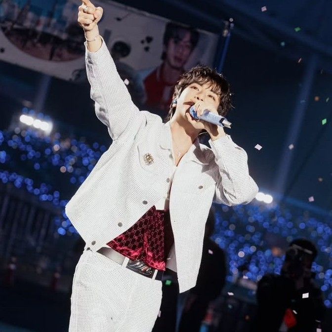 A moment captured by Jin (BTS)'s fan