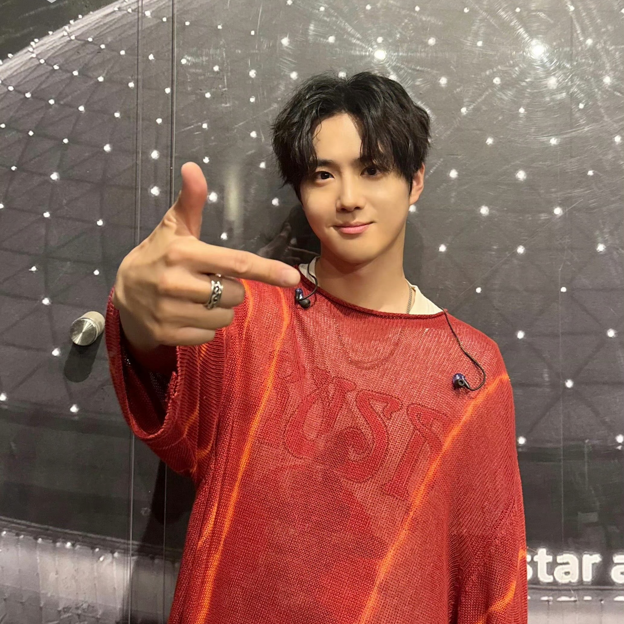 A moment captured by Suho (EXO)'s fan