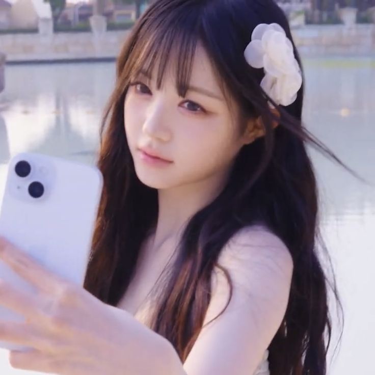 Behind-the-scenes cut of Kim Chaewon (tripleS)