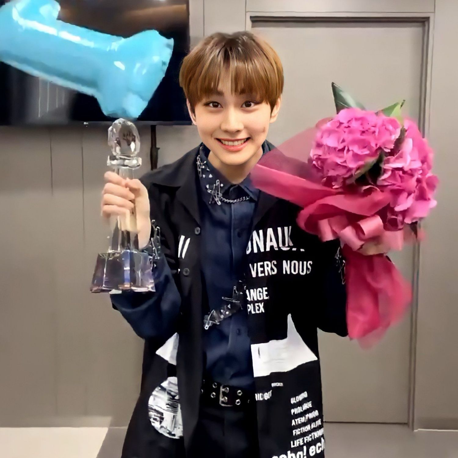 Latest photo of Jungwon (ENHYPEN)