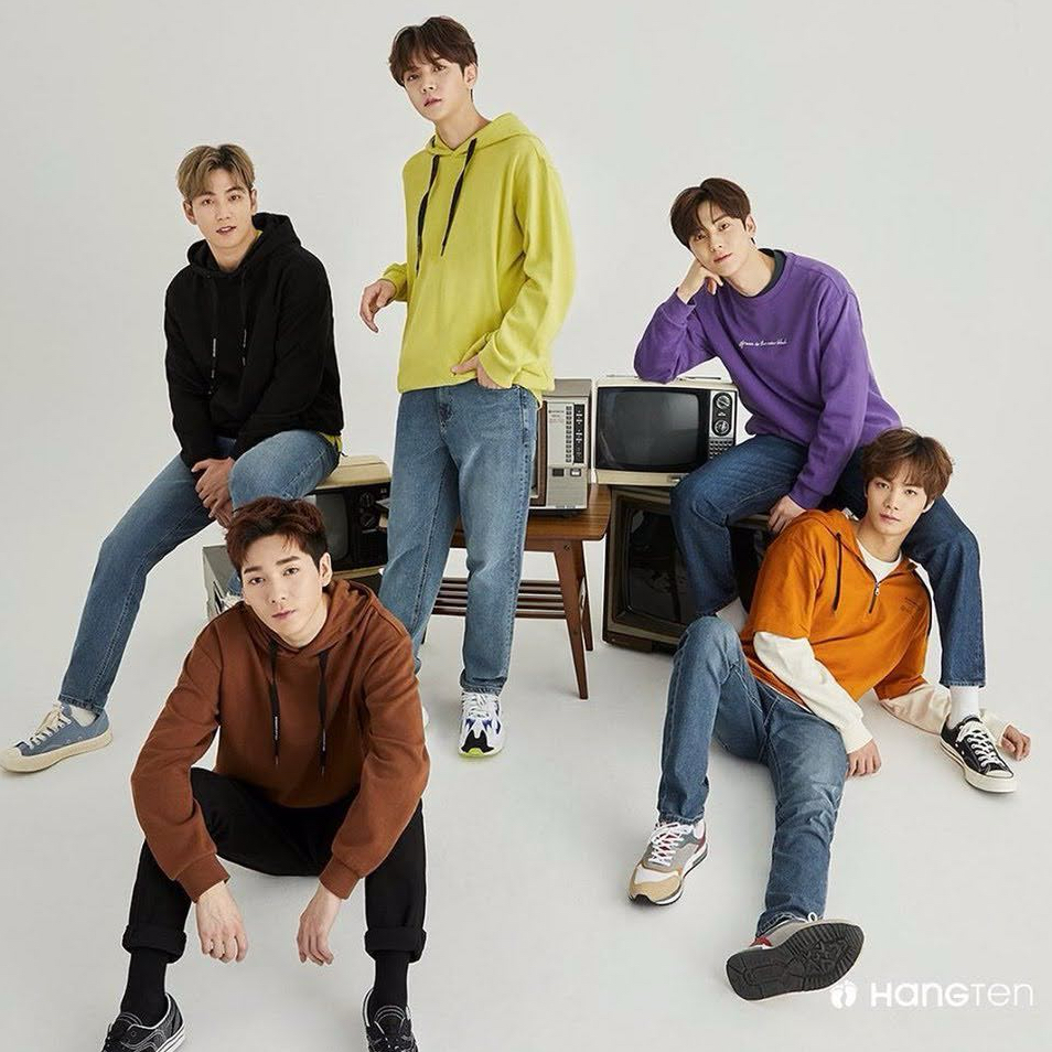 A moment captured by NU'EST's fan