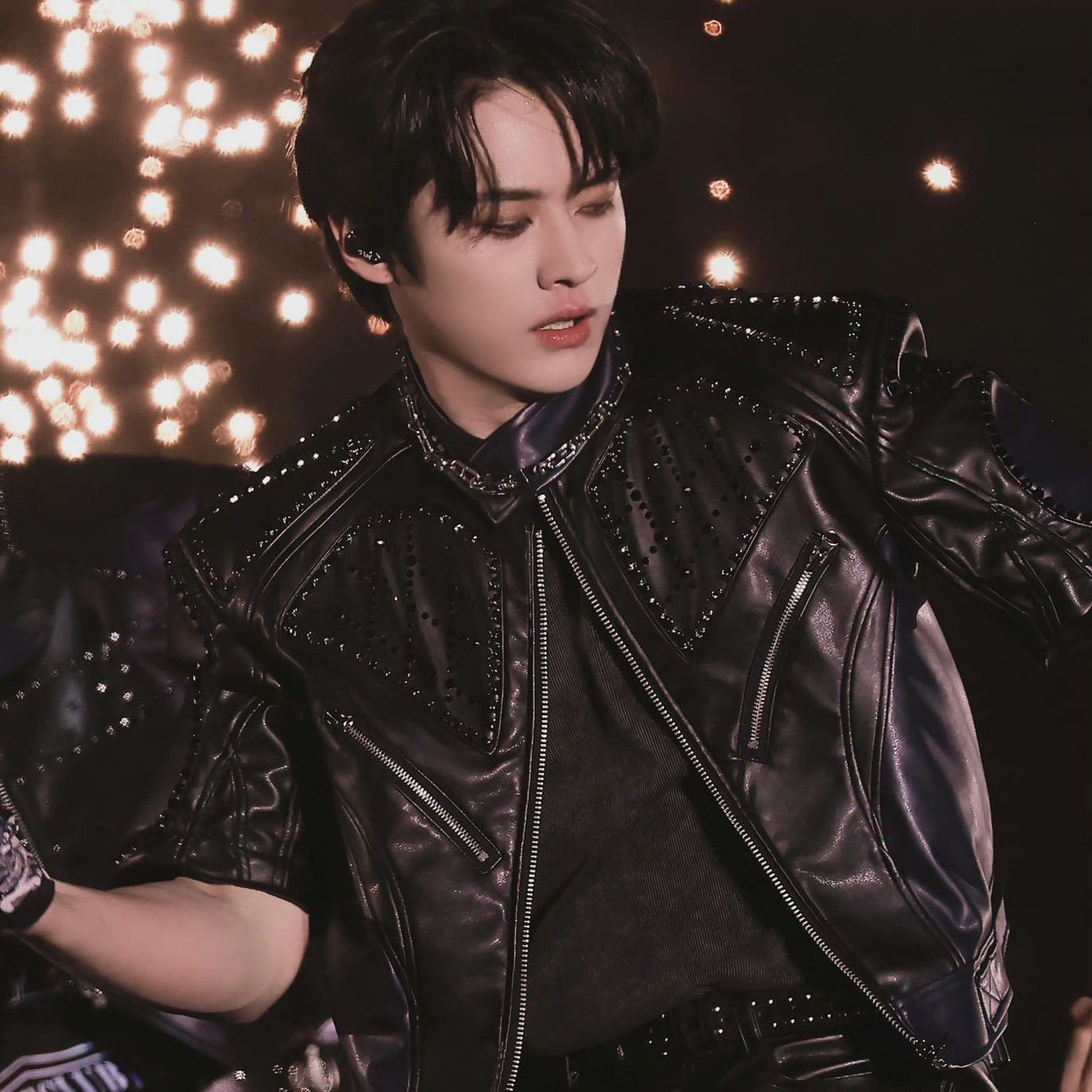 A moment captured by Lee Know (Stray Kids)'s fan