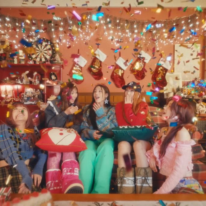 Behind-the-scenes cut of NewJeans