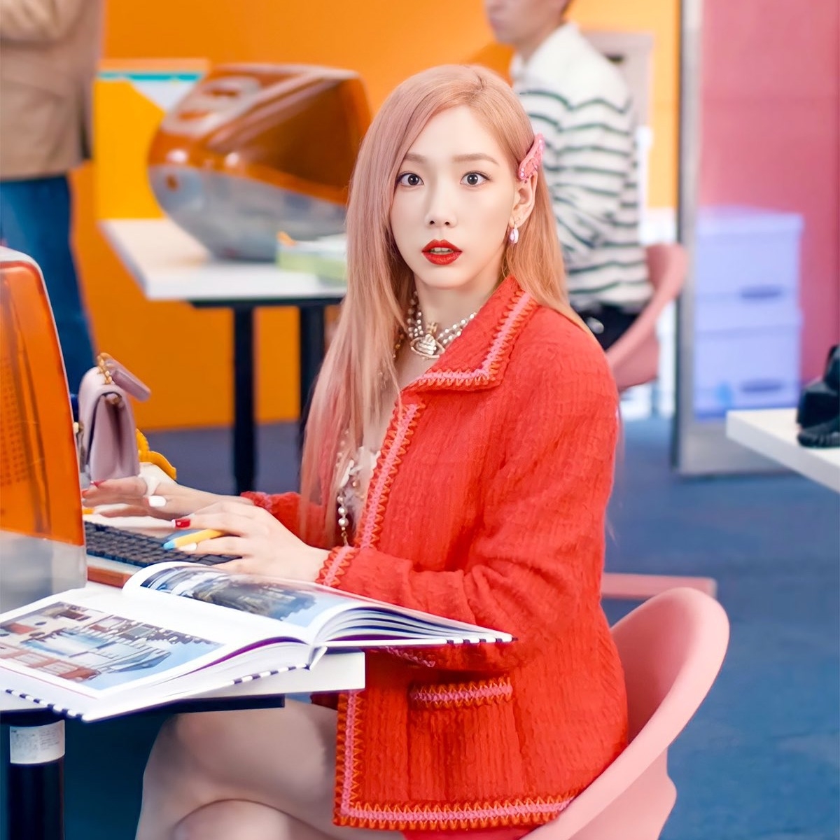 Behind-the-scenes cut of Taeyeon (Girls' Generation)