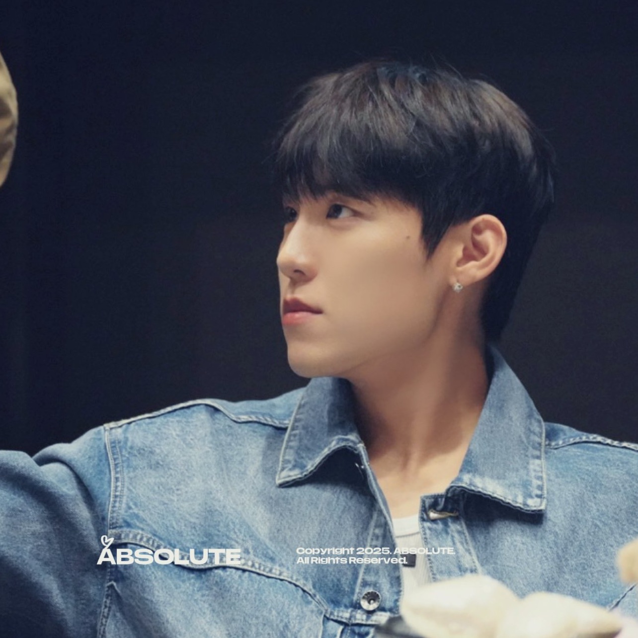 A moment captured by Park Woojin (AB6IX)'s fan