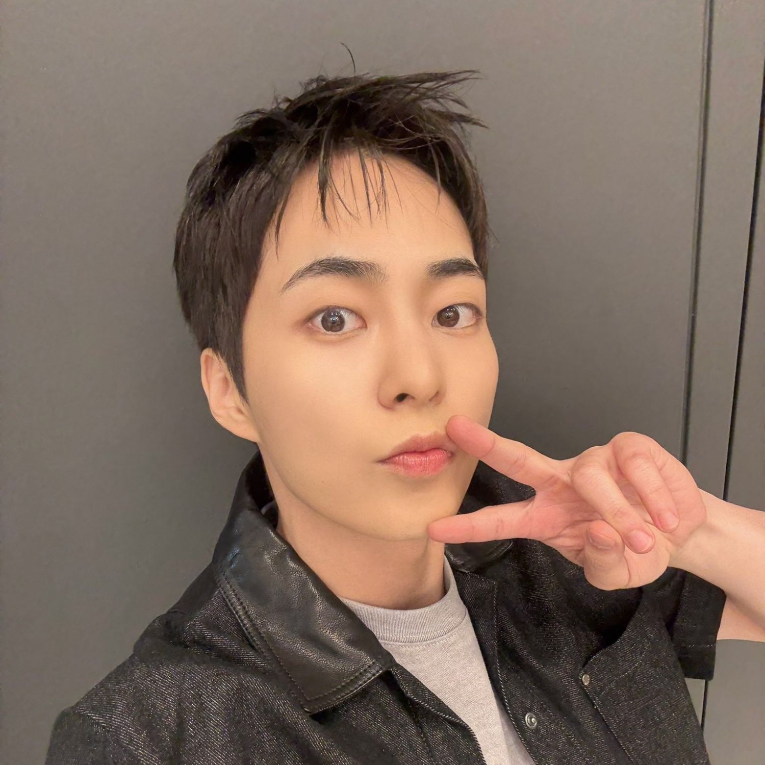 A moment captured by Xiumin (EXO)'s fan