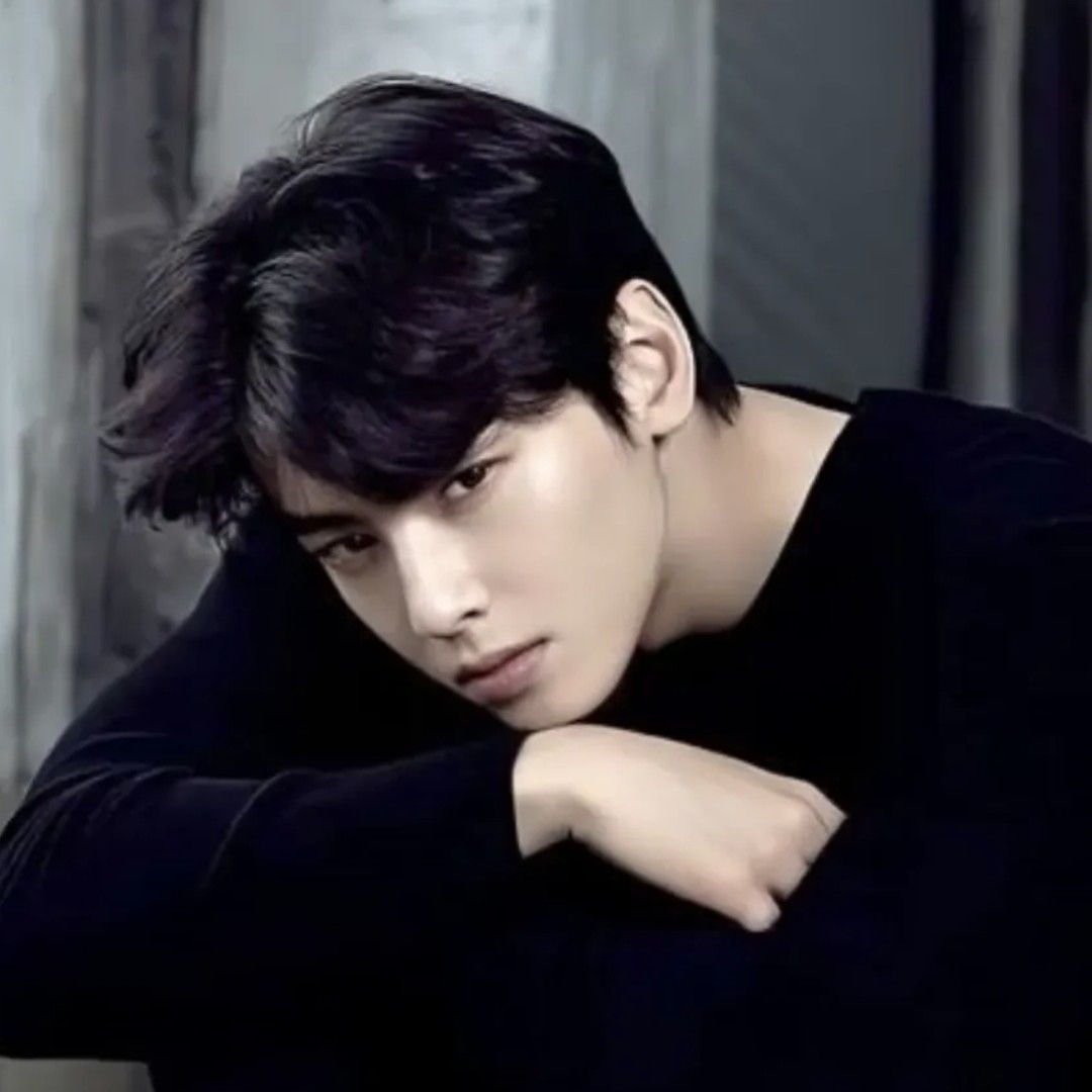 Recent activity shot of Eunwoo (ASTRO)