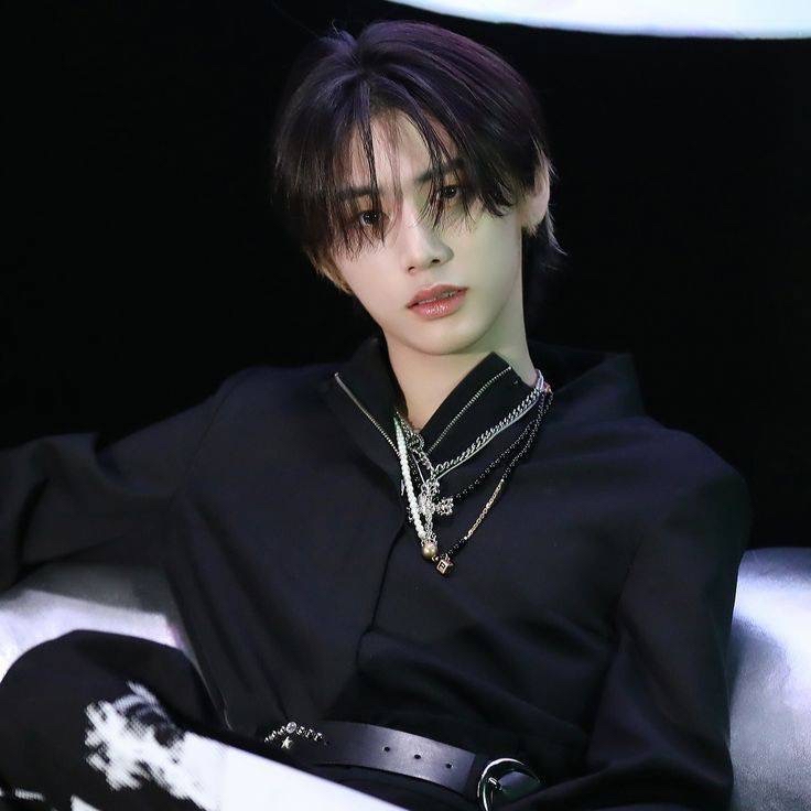 Behind-the-scenes cut of Secret Garden