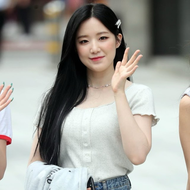 Latest photo of Shuhua (i-dle)
