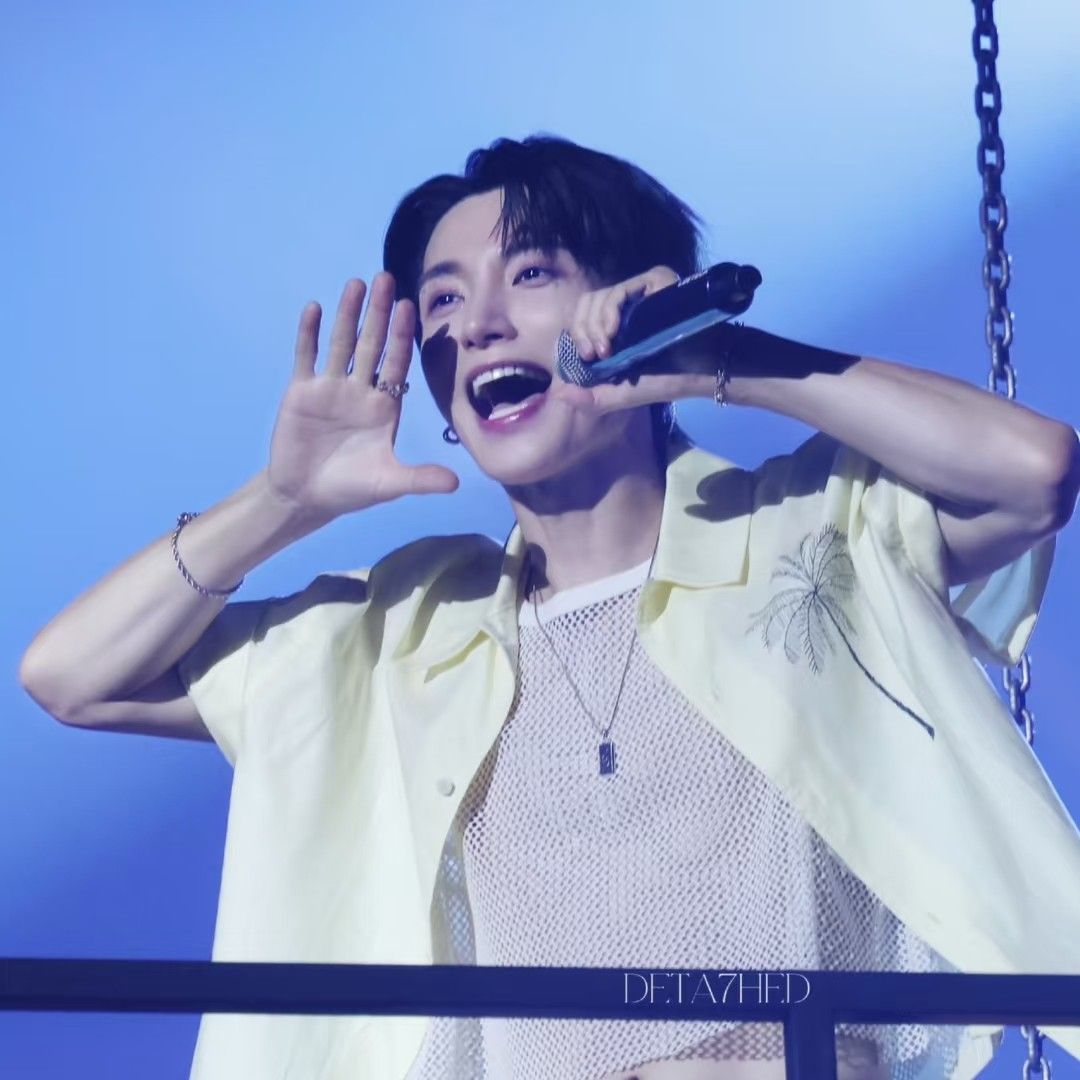 A moment captured by Leeteuk (Super Junior)'s fan