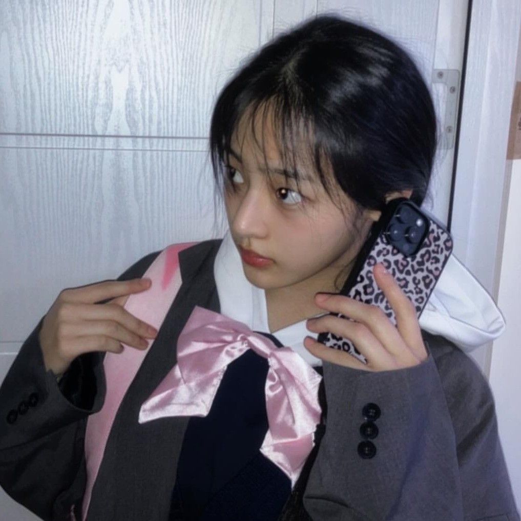 Behind-the-scenes cut of Minji (NewJeans)