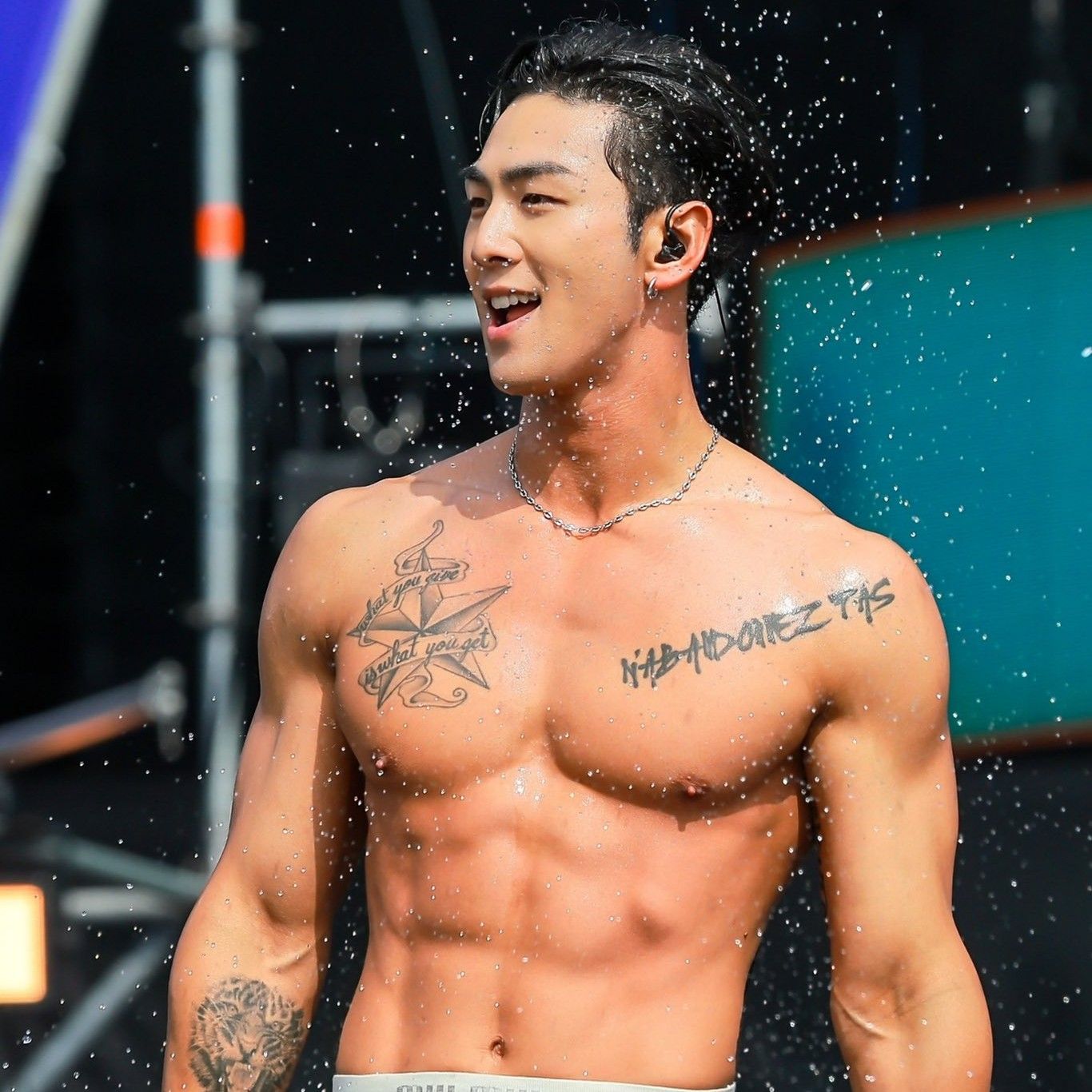 A moment captured by Baekho's fan