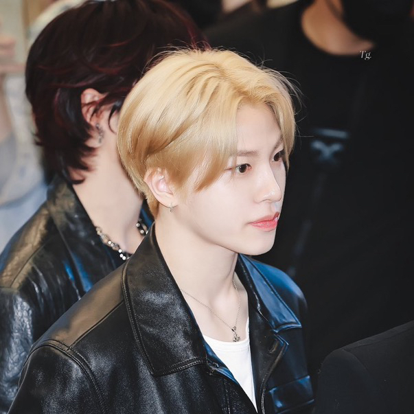 Momen yang diabadikan oleh penggemar TREASURE