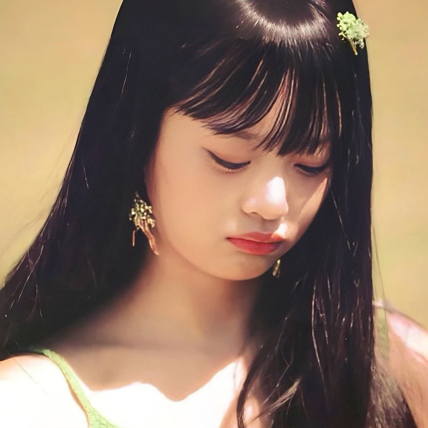 Latest photo of NewJeans