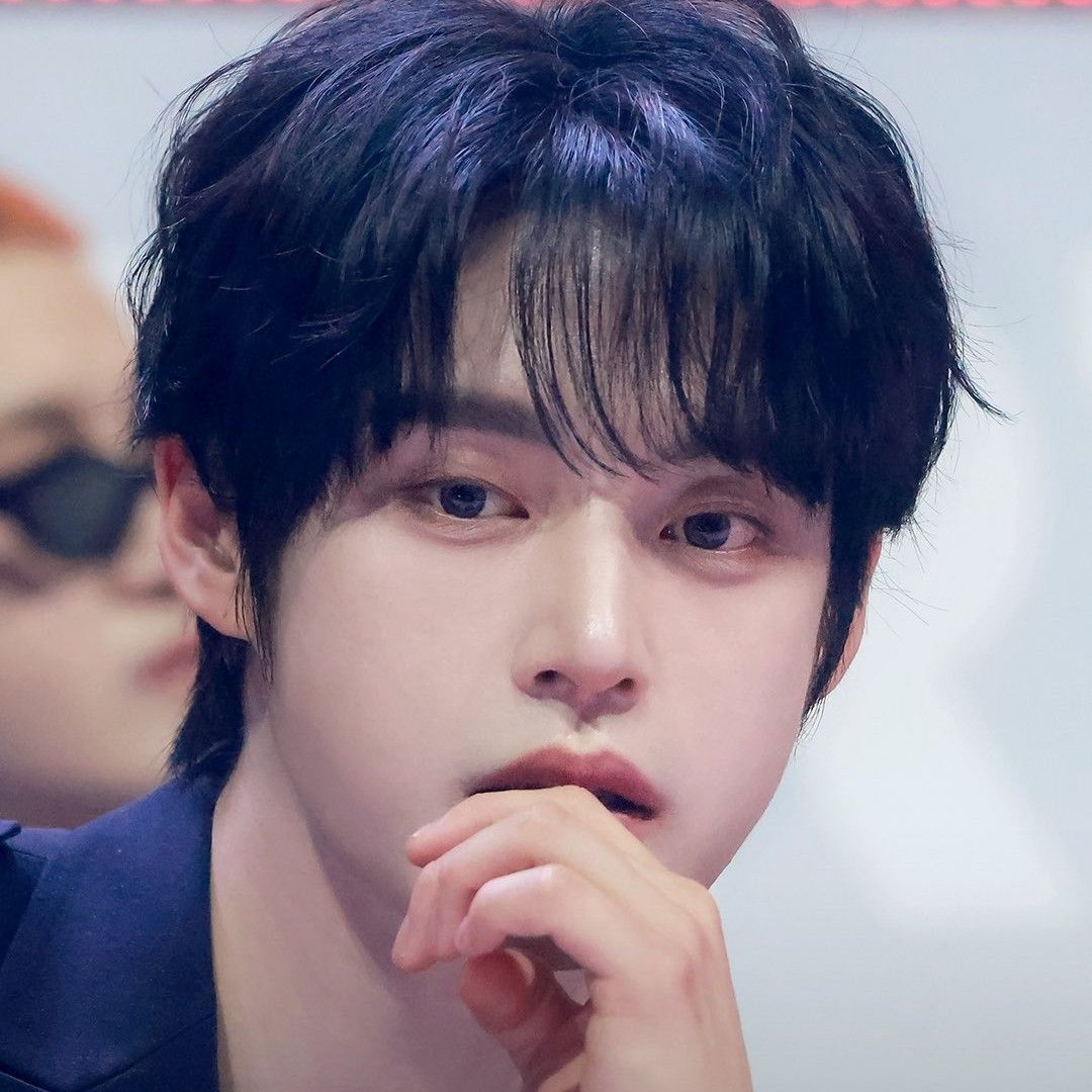 A moment captured by Kim Jiwoong (ZEROBASEONE)'s fan