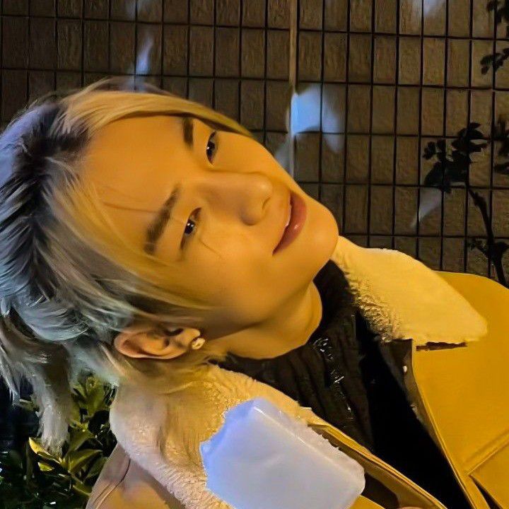 Latest photo of Hyunjin (Stray Kids)