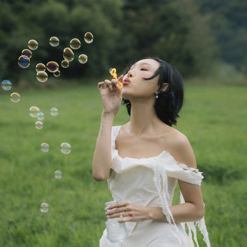 Behind-the-scenes cut of Hwasa (MAMAMOO)