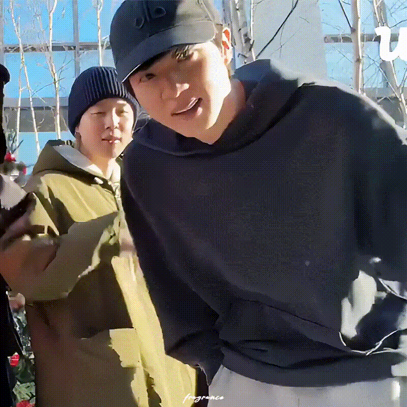 진 (방탄소년단)의 최신 사진