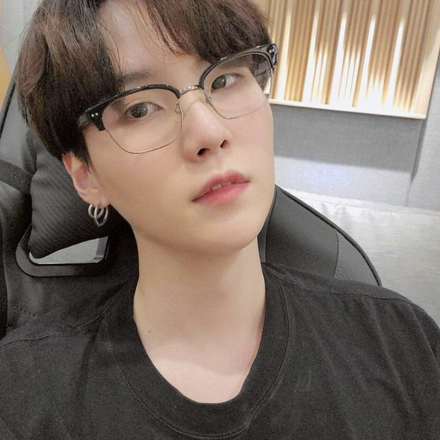 SUGA (防彈少年團)的最新活動照片