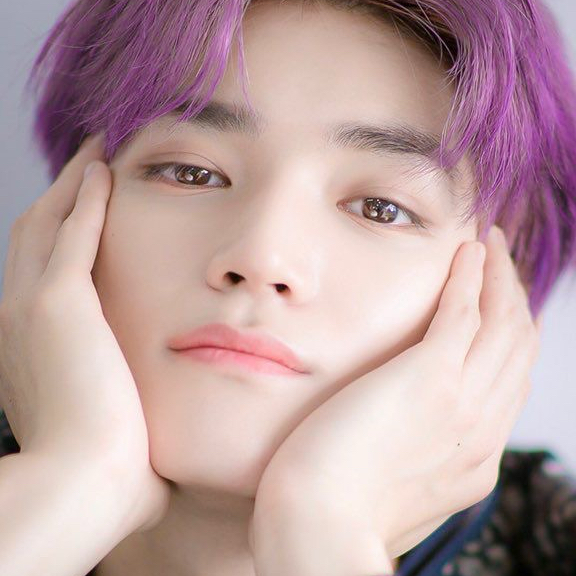 태용 (NCT 127)의 최신 사진