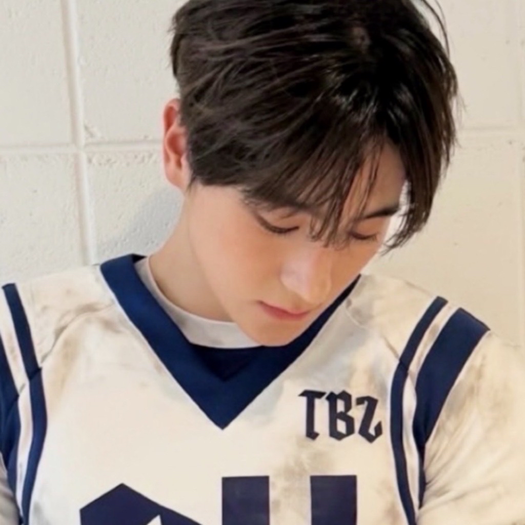 Behind-the-scenes cut of Hyunjae (THE BOYZ)