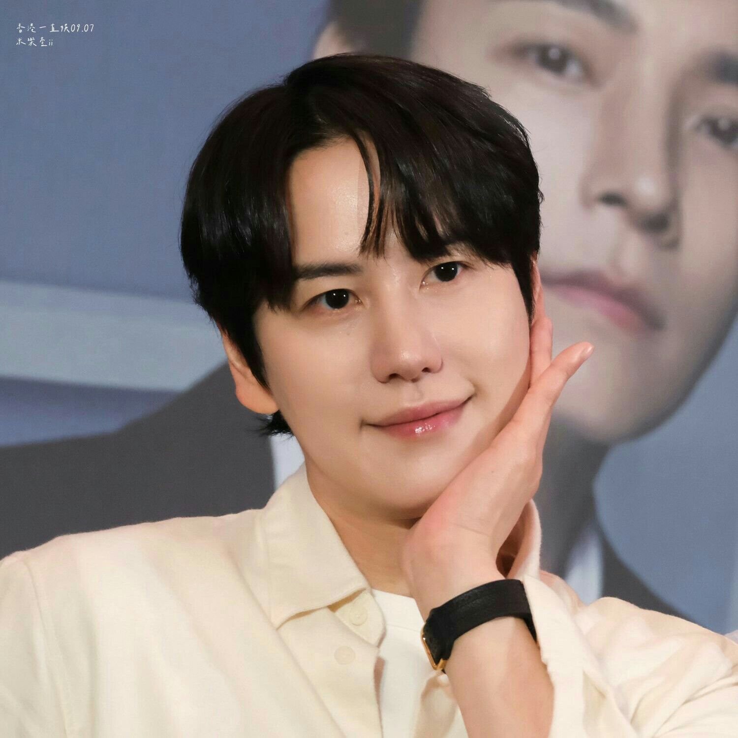 Behind-the-scenes cut of Kyuhyun (Super Junior)