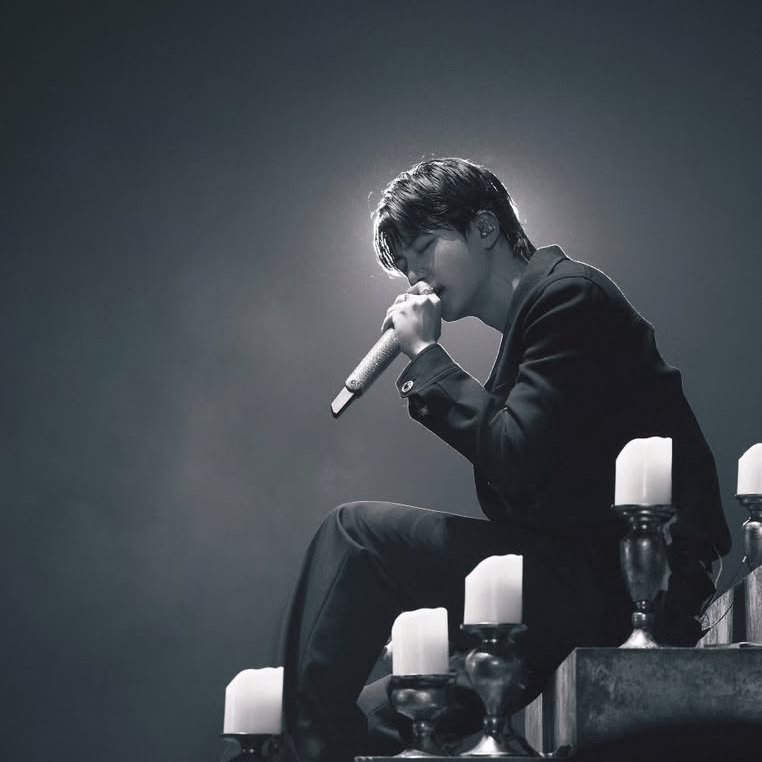 Behind-the-scenes cut of Jin (BTS)
