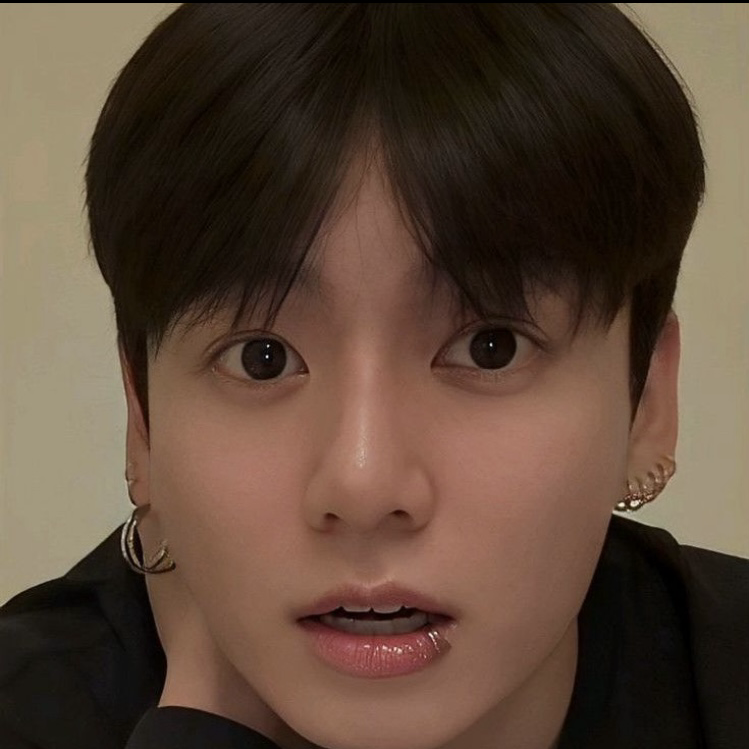 Foto aktivitas terbaru Jungkook (BTS)