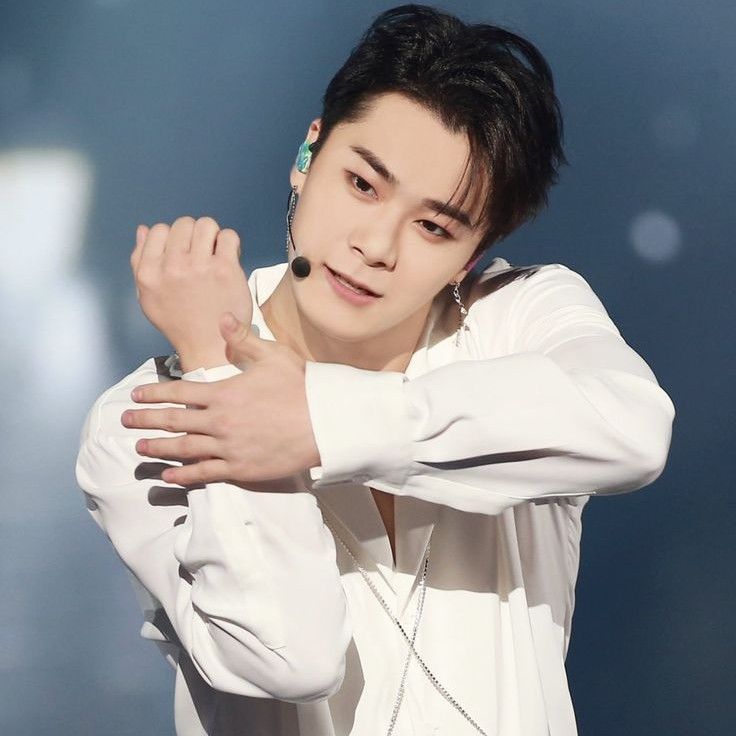 Behind-the-scenes cut of Moonbin (ASTRO)