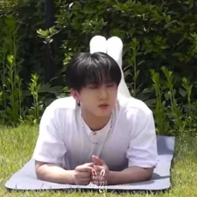 Behind-the-scenes cut of Changbin (Stray Kids)