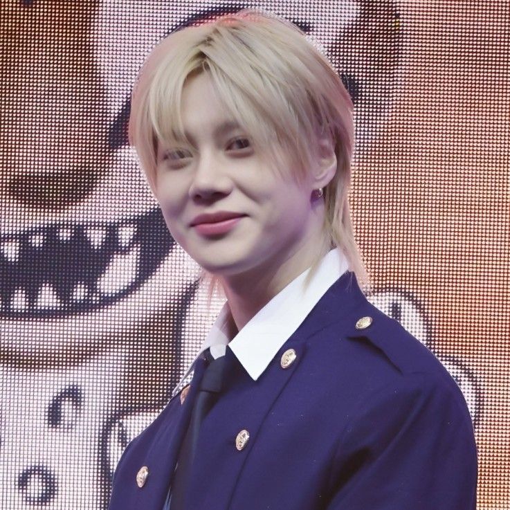 A moment captured by Taemin (SHINee)'s fan