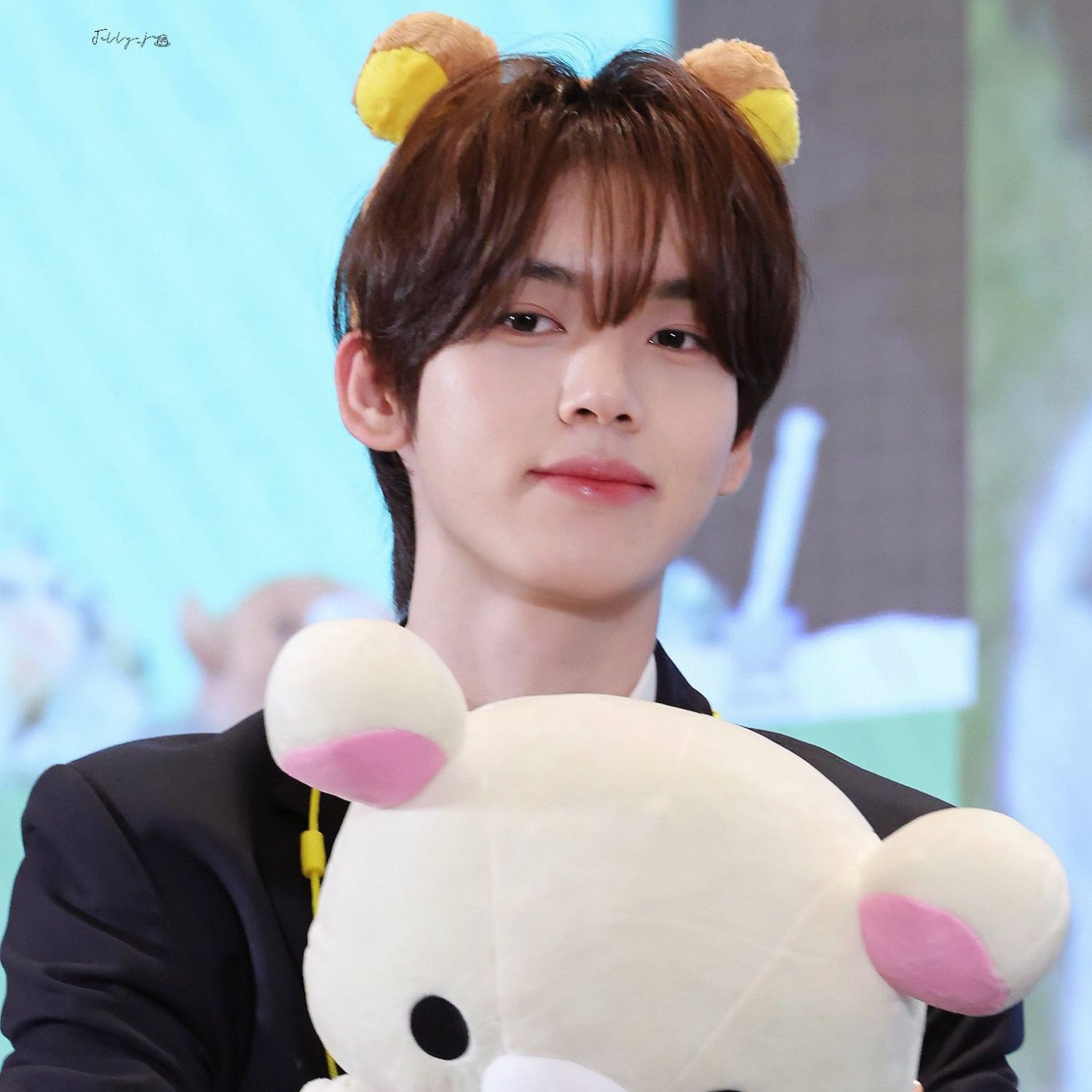 Latest photo of Han Yujin (ZEROBASEONE)