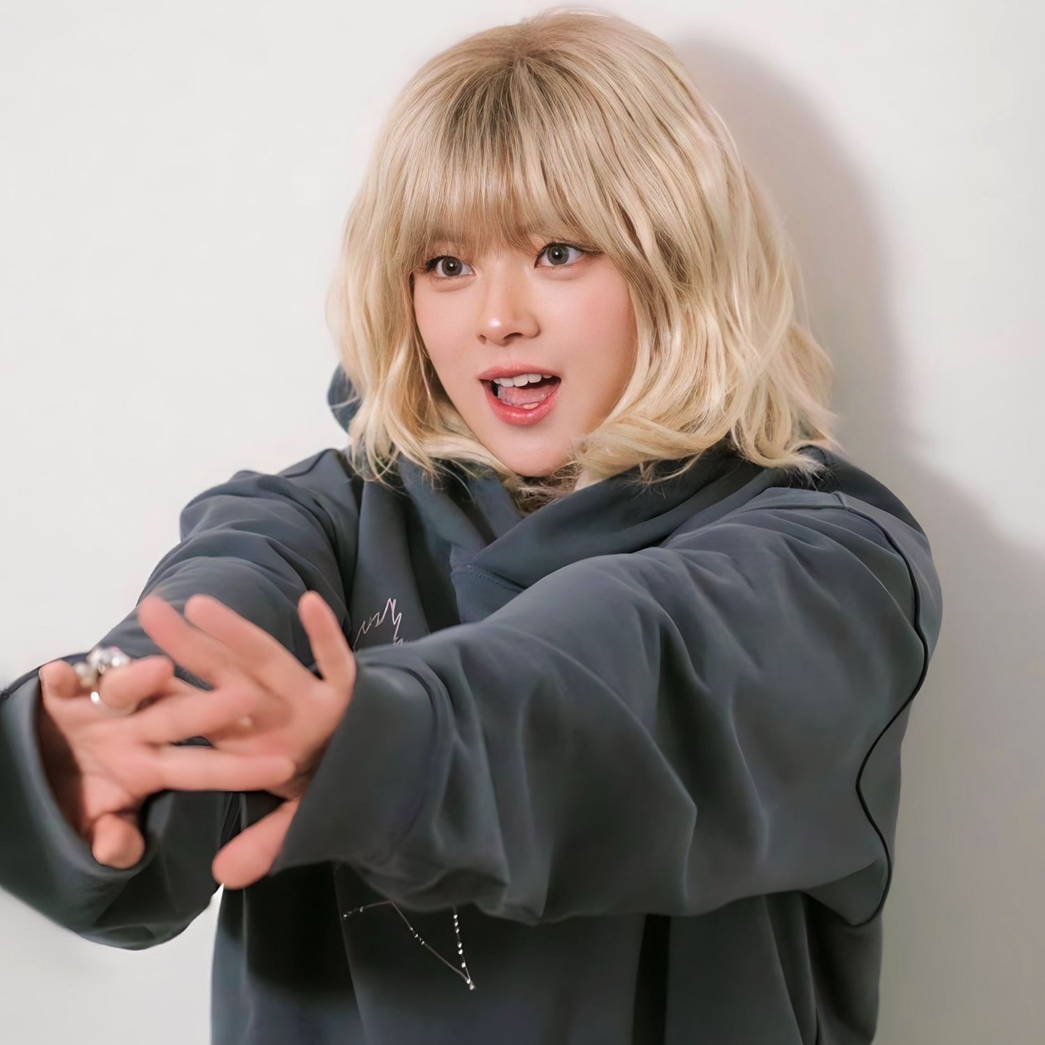 A moment captured by Jeongyeon (TWICE)'s fan