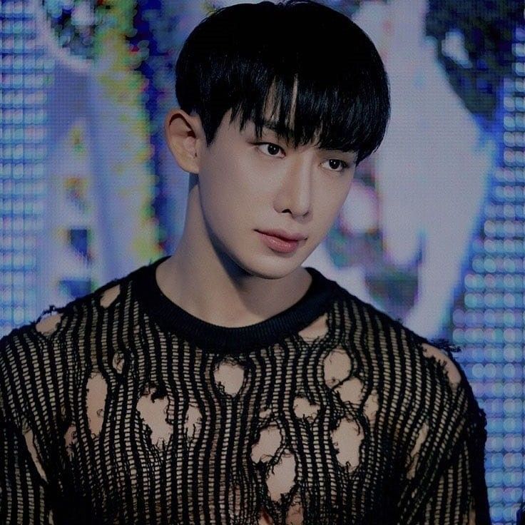 Behind-the-scenes cut of Wonho