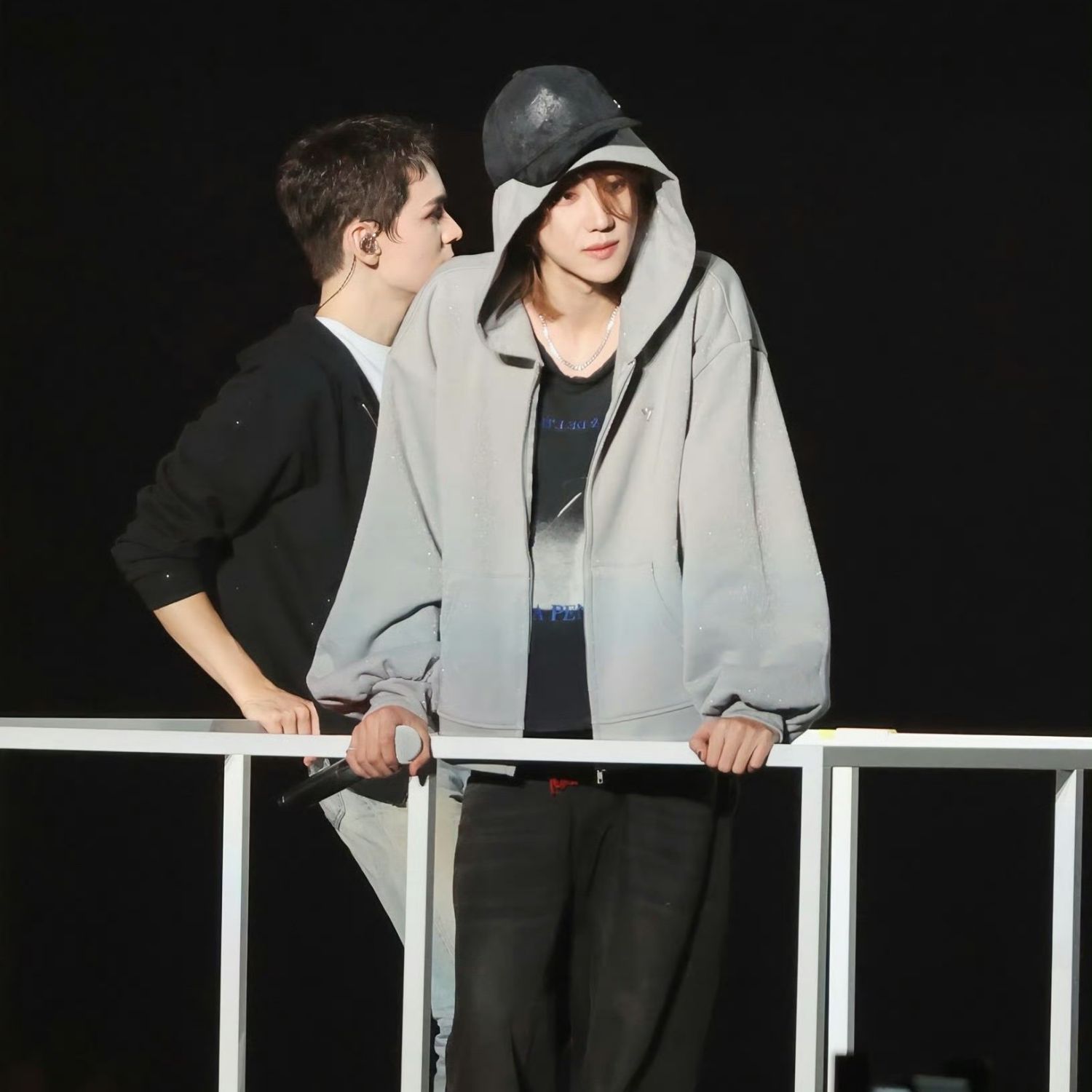 Behind-the-scenes cut of The 8 (SEVENTEEN)