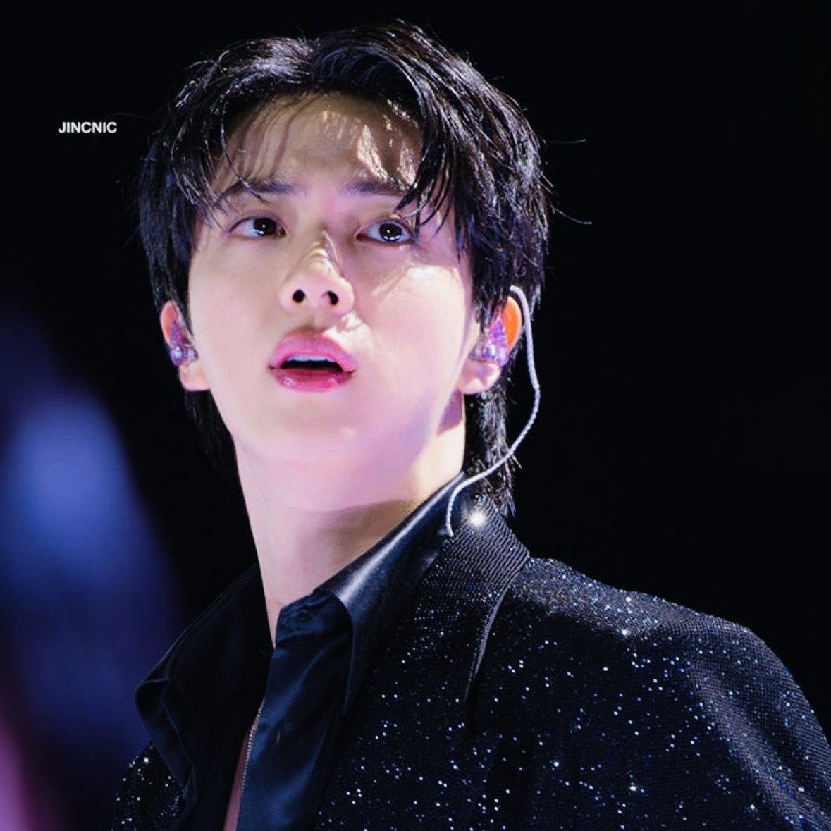 Foto aktivitas terbaru Jin (BTS)