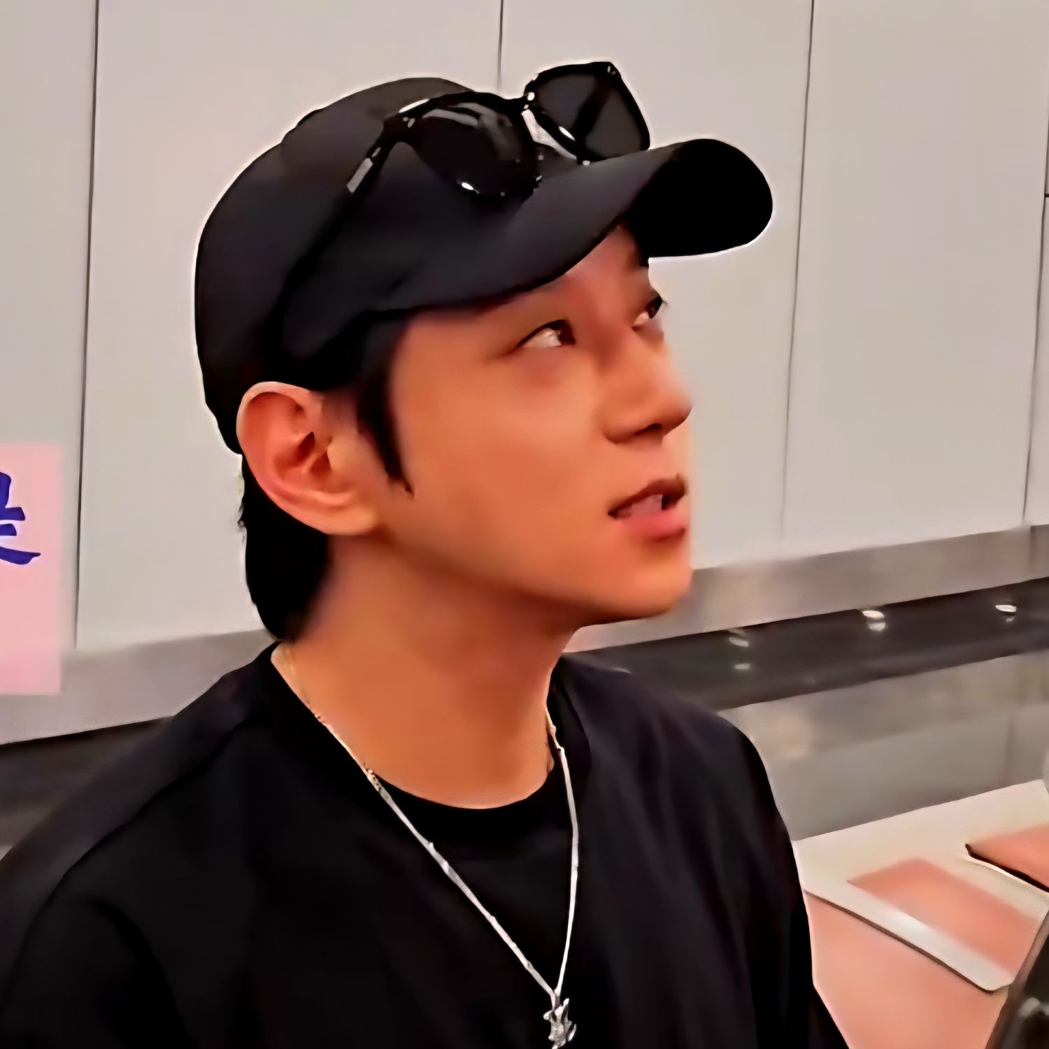 A moment captured by Hwang Chiyeol's fan