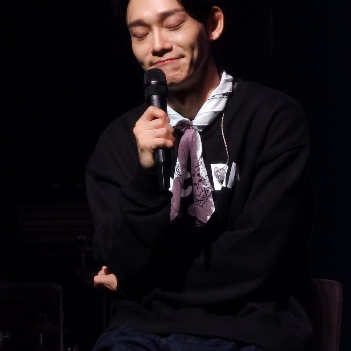 Behind-the-scenes cut of Chen (EXO)
