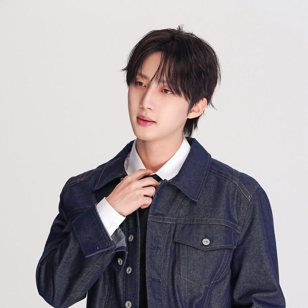 Behind-the-scenes cut of Hui (PENTAGON)