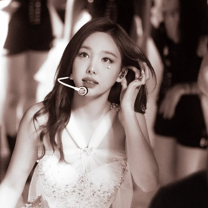 Latest photo of Nayeon (TWICE)