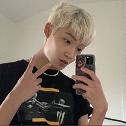 Latest photo of Kevin (THE BOYZ)
