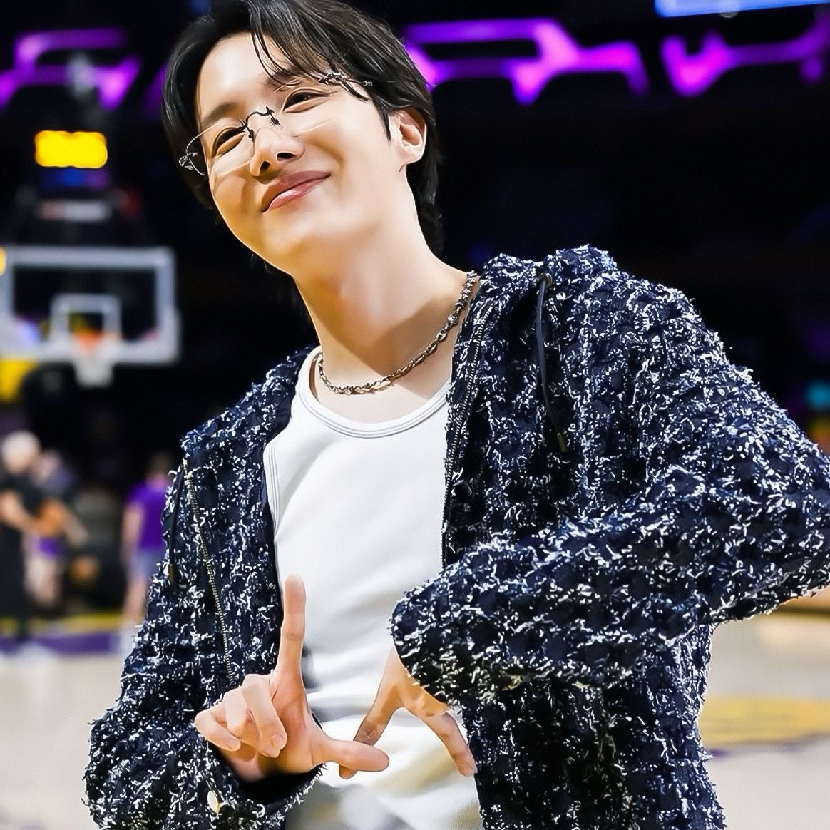 Foto terbaru j-hope (BTS)