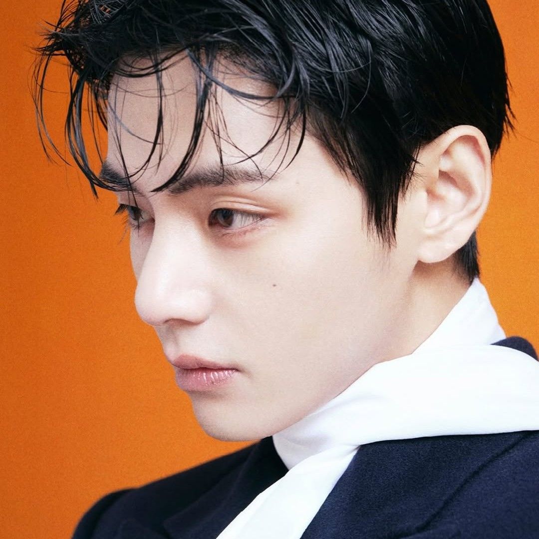 Recent activity shot of V (BTS)