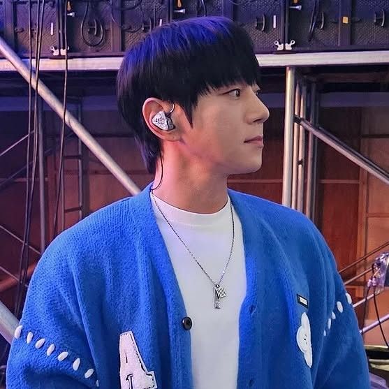 Recent activity shot of Hwang Chiyeol