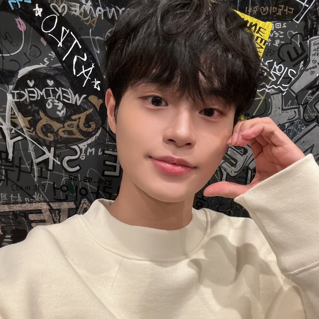 Behind-the-scenes cut of Lee Daehwi (AB6IX)