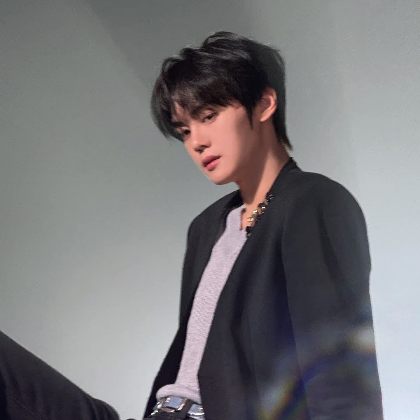 Behind-the-scenes cut of Kim Gyuvin (ZEROBASEONE)