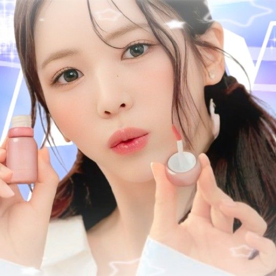 Recent activity shot of Maya (NiziU)