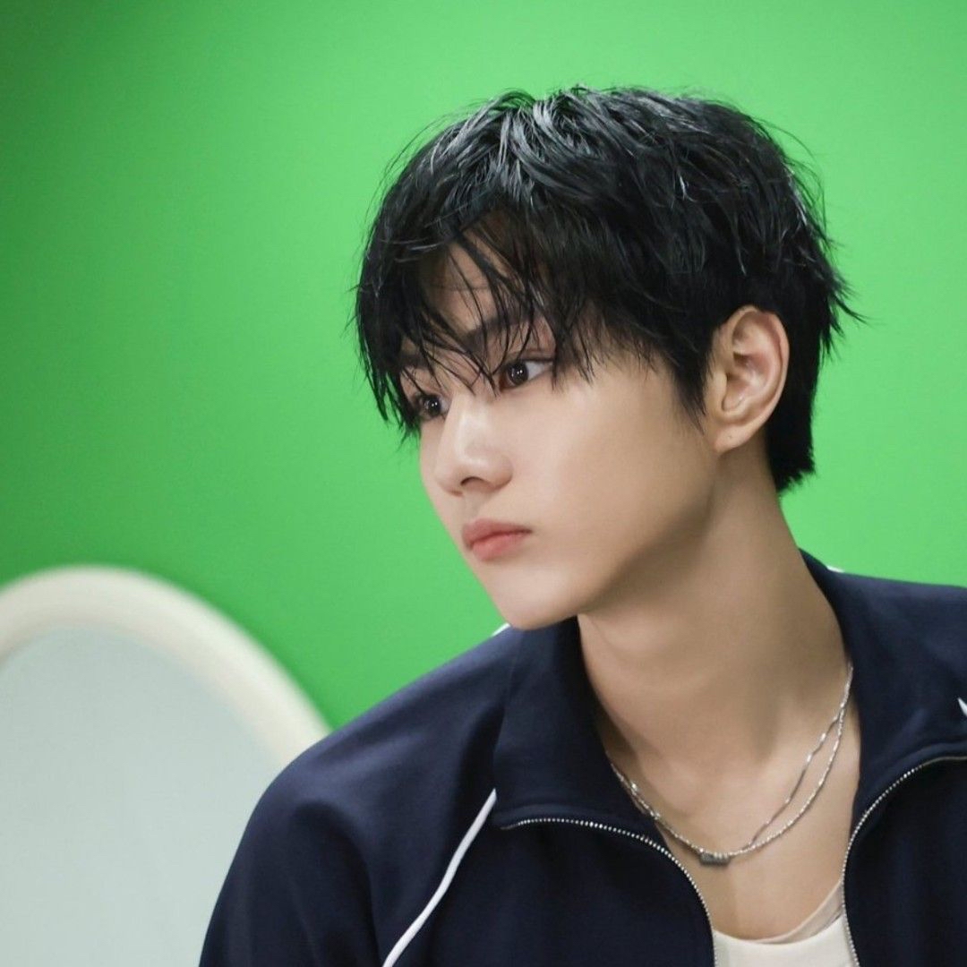 Latest photo of Jungwon (ENHYPEN)