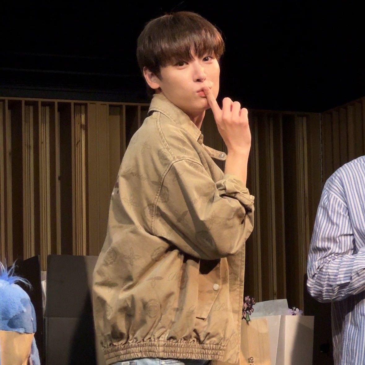 Behind-the-scenes cut of SF9